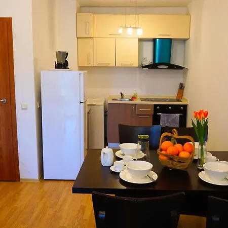 хилс - Hills Apartment Kavarna