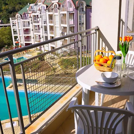 хилс - Hills Apartment