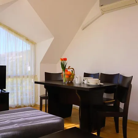 хилс - Hills * Kavarna